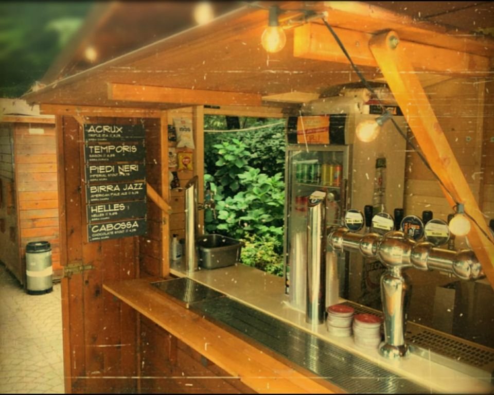 VENITE A TROVARCI AL BEER PARK CROCE DI MALTO nella splendida cornice del Giardino delle Magnolie!
QUANDO: tutti i giorni, dalle 18.00 alle 24.00.
Trecate (NO), via Galileo Ferraris