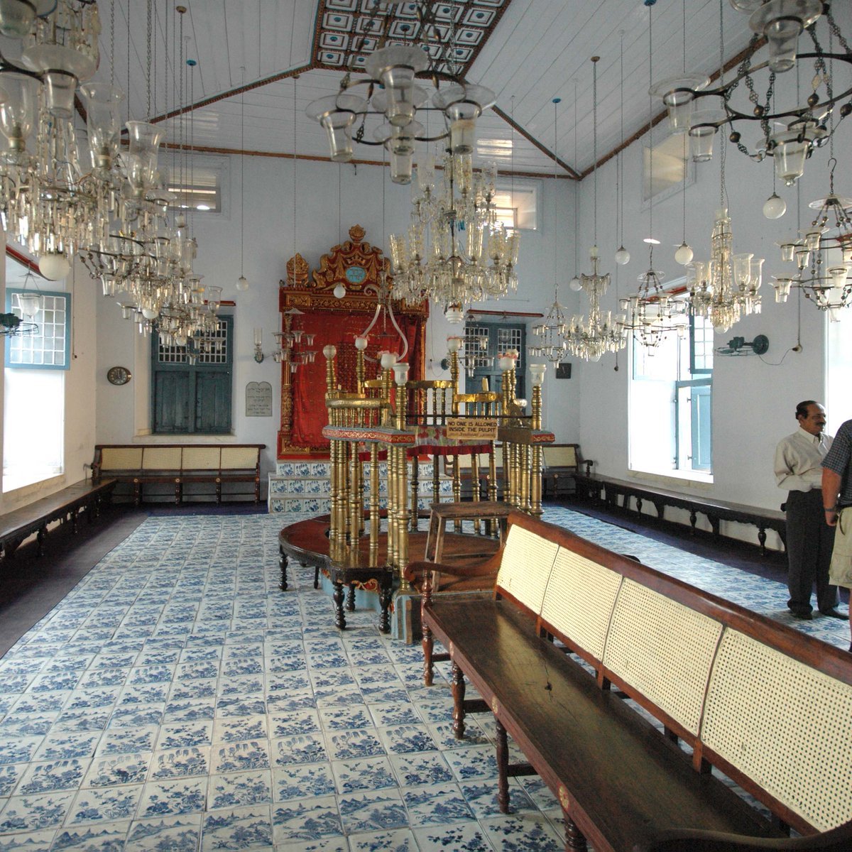 Mattancherry Synagogue was built by Paradesi Jews (Sephardi immigrants to India) in Kochi, Kerala in 1568.It is the oldest synagogue in the Commonwealth.