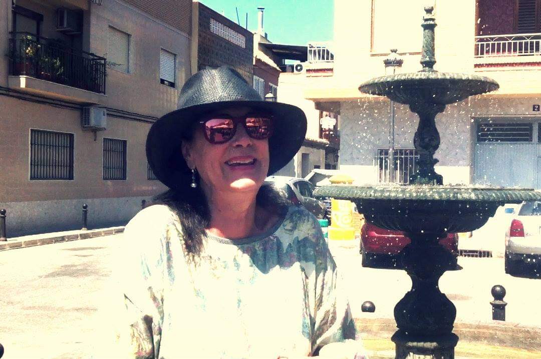 Que pasen un excelente jueves #SeanFelices #Heleniñas #MundoRojo #DisfrutenSuDiaYSuVida #CuidenseMucho