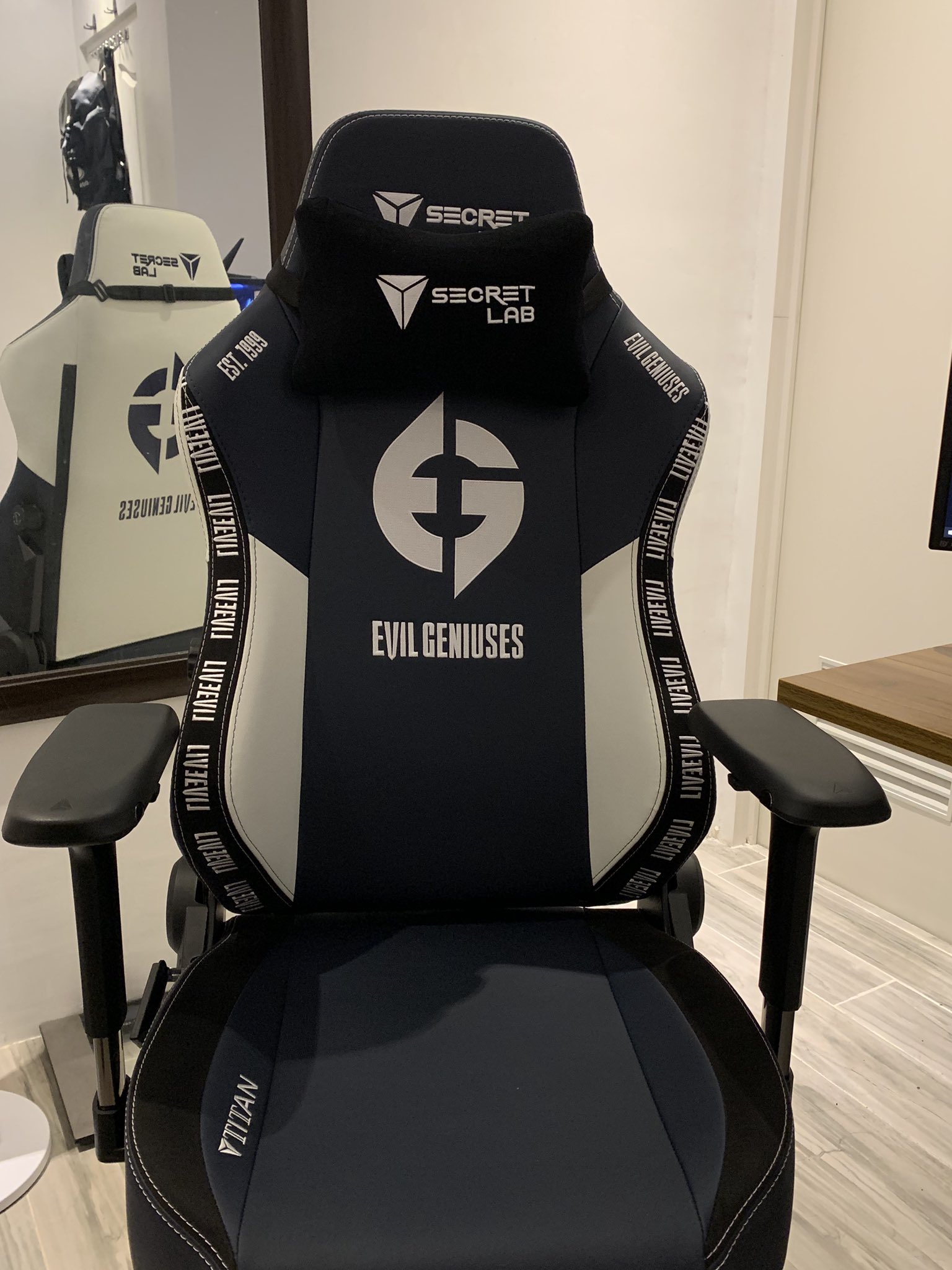 Secret lab evil geniuses outlet