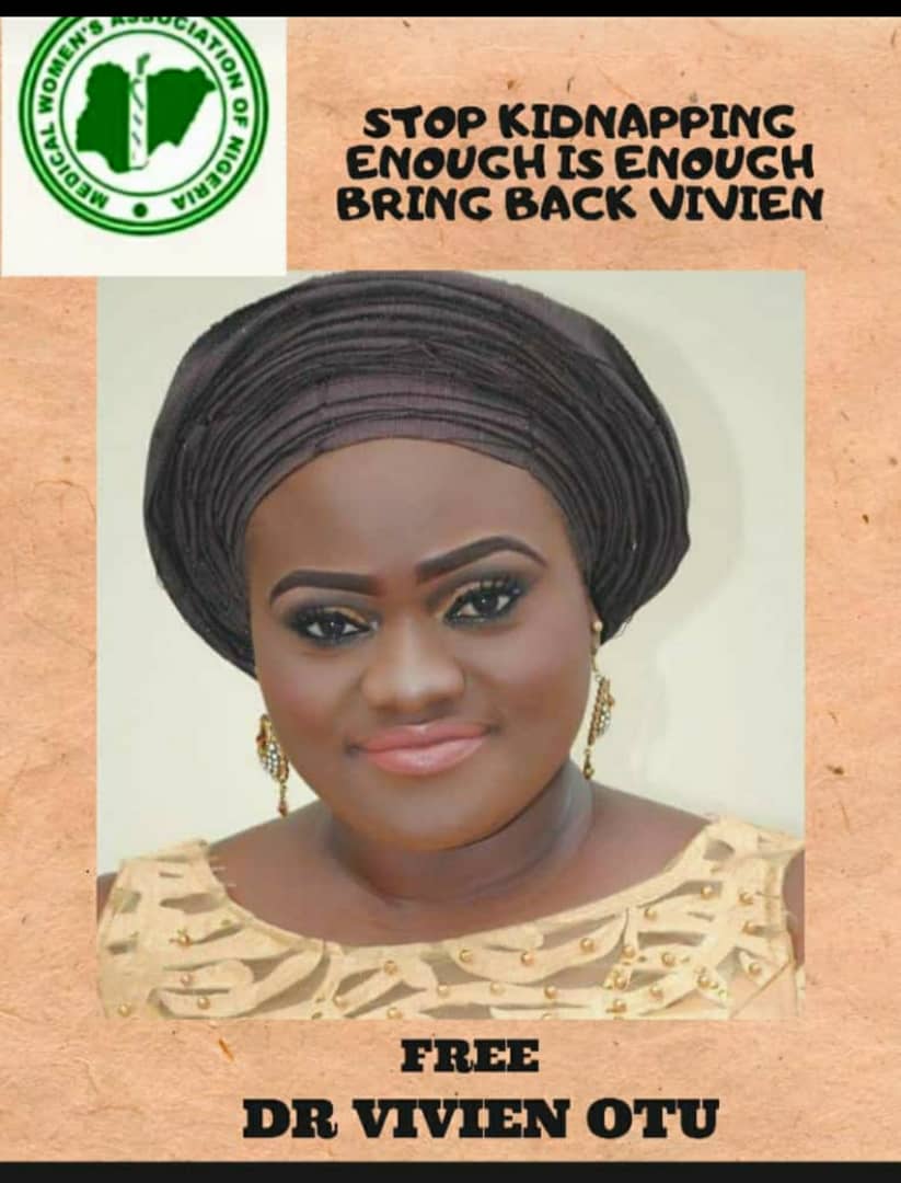 CrsMwan's tweet photo. 6 days, 7 nights. Still in captivity.
@burnaboy
@NkoyoToyo
@MBuhari 
@Lindaikeji_Blog 
@LiyelImoke 
@Donald_Duke 
@thenation 
@TheNationNews 
@Naija102FM 
@MobilePunch https://t.co/GfNV0HbJsd
