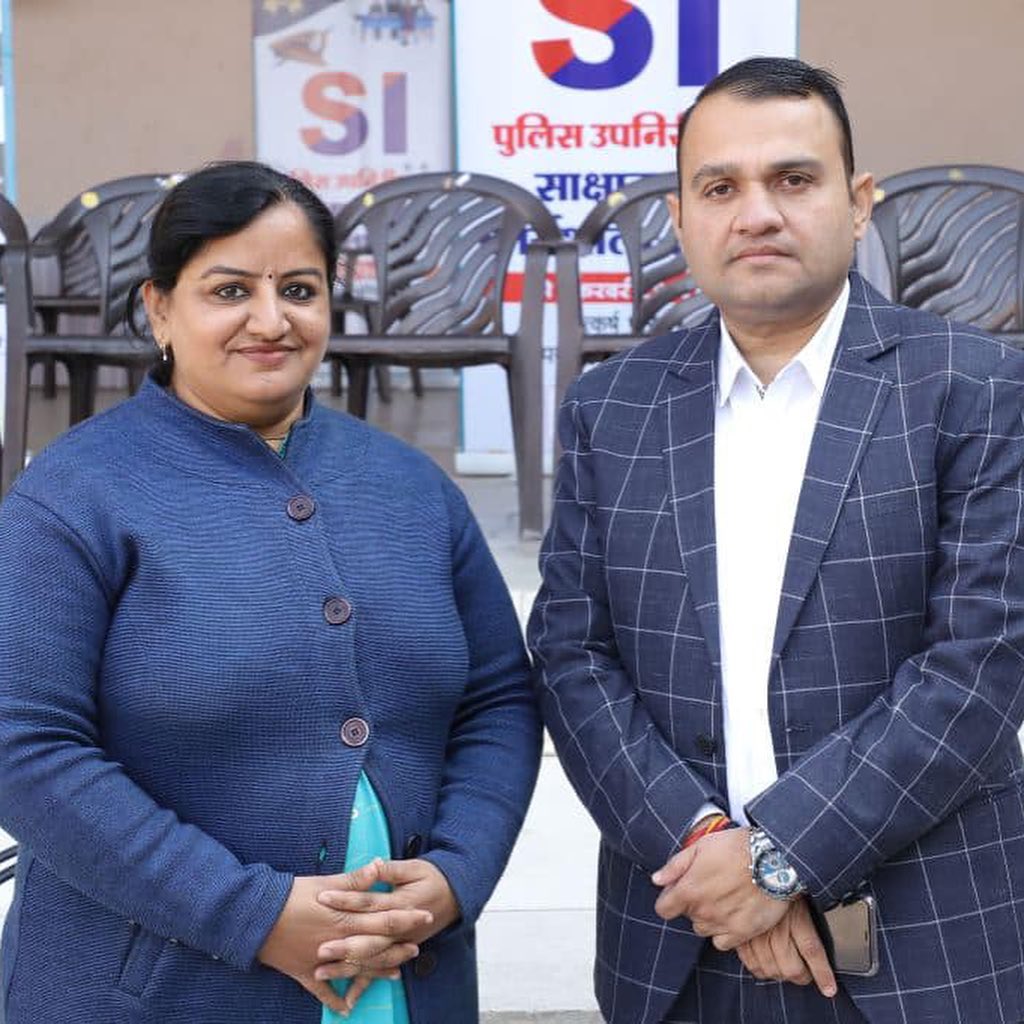 NirmalUtkarsh's tweet image. #देवी_की_दिव्यता 
नवाचारों की वाहिका, ईमानदार, दबंग,मिलनसार ‘उत्कर्ष’ की पूर्व विद्यार्थी तथा वर्तमान में सरकारी स्कूल में प्रिंसिपल श्रीमती @devibijani पर हमें गर्व है। सरकारी स्कूलों में देवी जी जैसे कई शिक्षक-शिक्षिकाएं बहुत बेहतरीन कार्य कर रहे हैं,जो अभिनंदन के पात्र है।
1/3