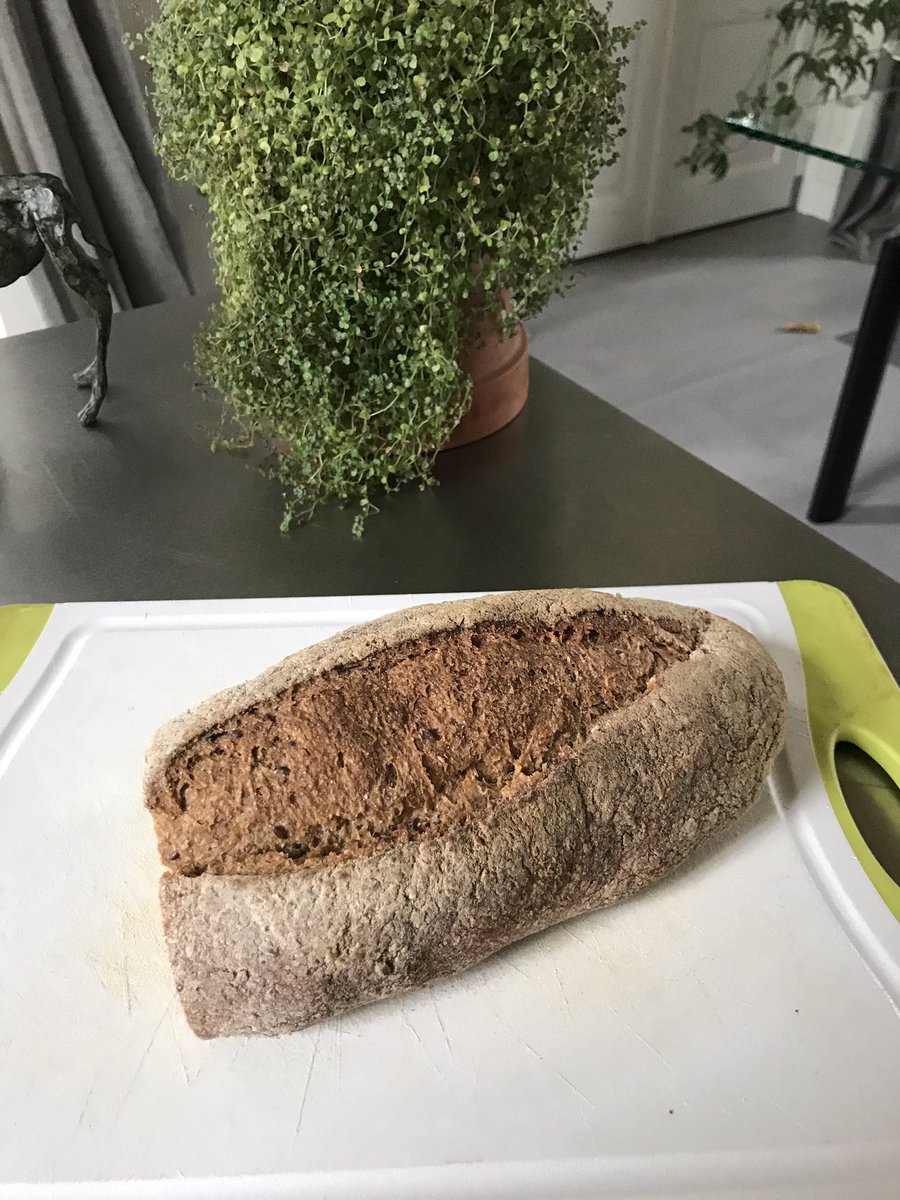 AnkeOlthoff's tweet photo. @VanVelhorst, leuk &amp; lekker, jullie brood bij @Ambachtscentrum #Driekant 🍞 https://t.co/UOGisv2gVI