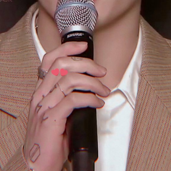 Updating this thread with the mysterious rings They really have their own way wearing THE RINGS! I love their minds
