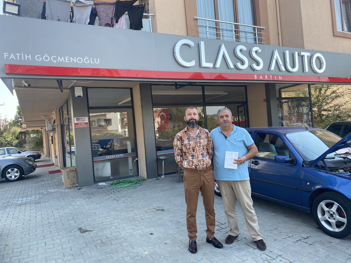 mkizilayoglu's tweet photo. AKPARTİ Teşkilatı olarak esnaf ziyaretlerimiz devam ediyor.#classauto firması Ali Göçmenoğlu ve Fatih Göcmenoglu İle istişare de bulunarak sıkıntı ve sorunları dinledik.çözüm olacağız inşallah.AKPARTİ ye gönül bağı olan Ali Göçmenoğlu abimizin resmî üyeliği hayırlı olsun . https://t.co/47VZ9UqZWT