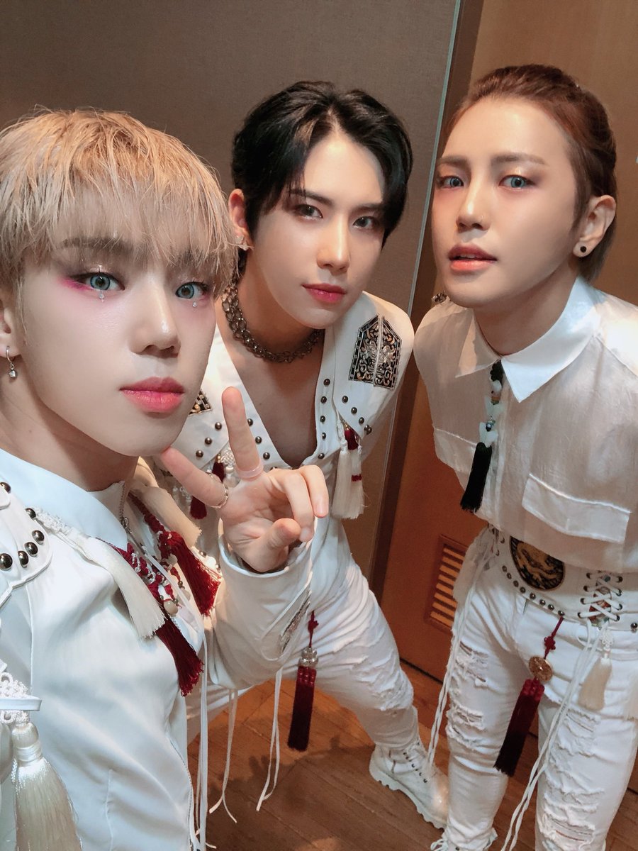 official_ACE7's tweet photo. [#ACE_PHOTO] 📸

200903 엠카운트다운
#도깨비 (#Favorite_Boys) 무대 완료 ✔

첫방도 완벽하게 클리어 ✌
앞으로의 활동도 기대해 주세요!

#ACE #에이스 #ACE_COMEBACK
#도깨비 #Favorite_Boys #엠카운트다운 #MCOUNTDOWN https://t.co/SrIrRSl4zS