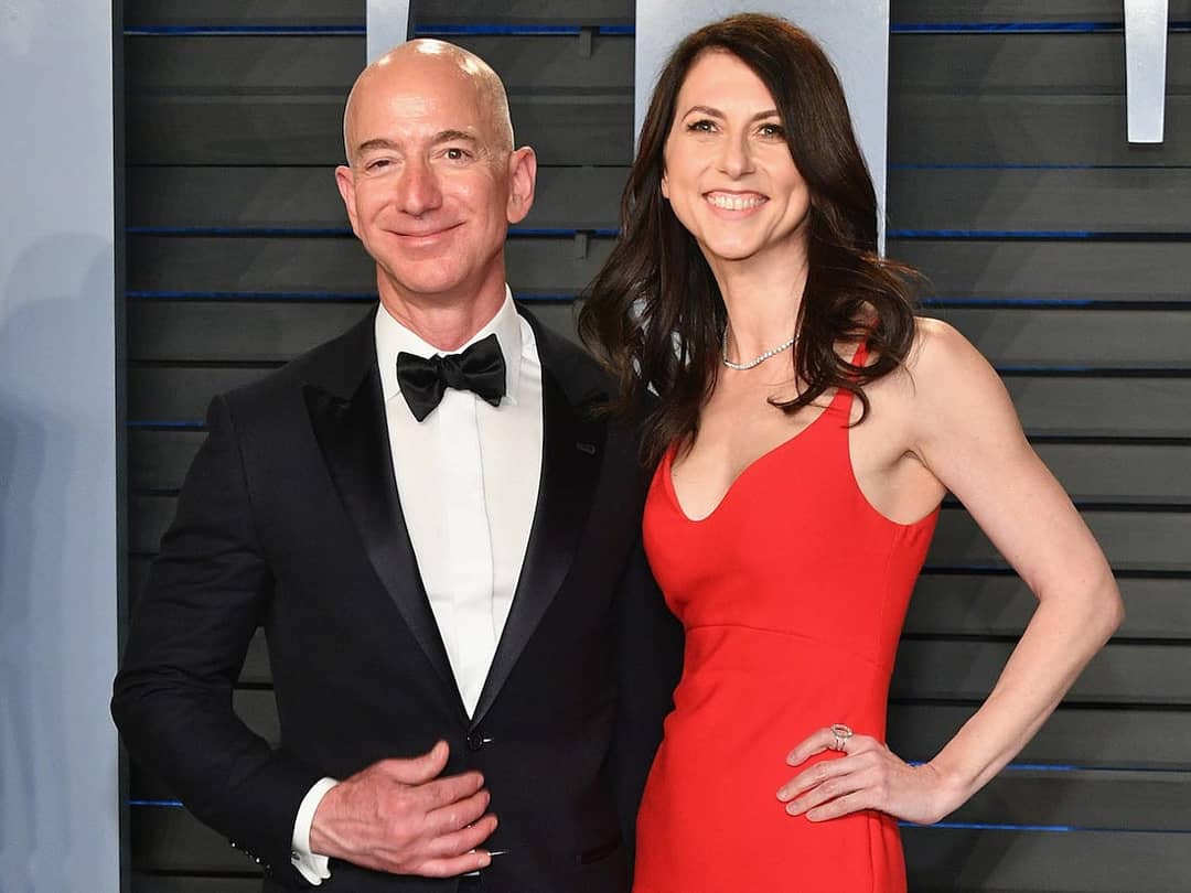 Voiceofnaija.ng on Twitter: "Amazon CEO's Ex-wife, Mackenzie Scott Is  Officially The World's Richest Woman Amazon CEO and world's richest man,  Jeffrey Preston Bezos ex-wife, MacKenzie Scott, is now the richest woman in