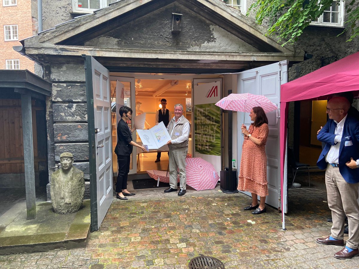 austria_in_DK's tweet photo. We kicked-off the new business season with our Back-2-Business Reception & #EnergyGlobeAward ceremony on a rainy afternoon in our yard. Thanks to #IshSpirits for #GinISH & #SpritzISH and congrats again to the 2020 award winner BioCover A/S
https://t.co/0XGpSo1nfJ https://t.co/KyzbkRzdPI