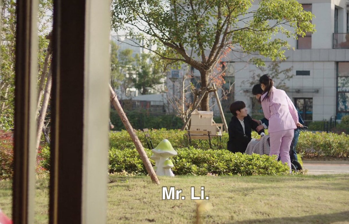 extremely attached to the fact that whenever there is trouble xiao-Bai comes running, this is from ep 6 with the altercation between Li Zhe and his dad, look at how xiao-Bai is touching him.
