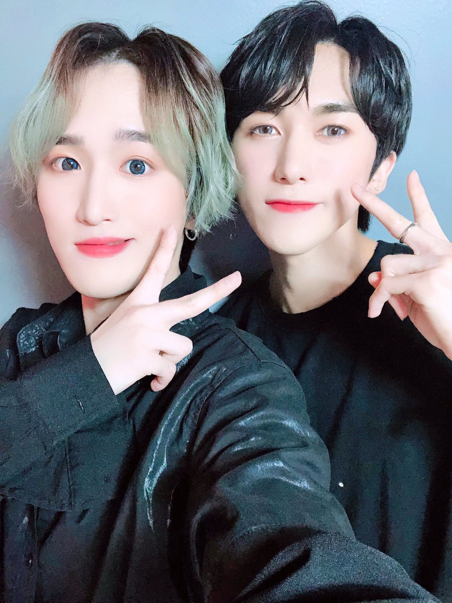 TARGET7_K's tweet photo. #지아이
멤버 몰래 사진 공개하기😁😁😁
복붙한거 티나남?🤣
쨋든 본론으로 들어가자면
오늘은 섹쉬한 로이!😚
여러분 모두 로이의 섹시한 입술을 보라구여😵 https://t.co/VZm1YkYcer