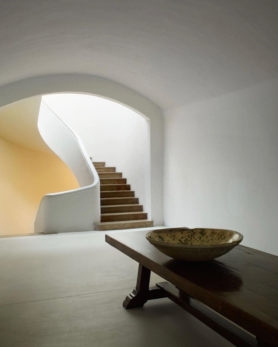 Fabhub_Design's tweet image. Hidden dash of soft Amber @ignant
Ph by Laziz Hamani
.
.
.
#staircase #storestairs #staircasedesign #softamber
#stairinspo #interiorinspo #interiordesign #instaarchitecture #staircasedecor #inspiration #archdaily