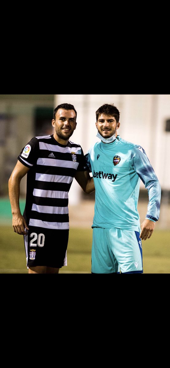 De lo mejor que te deja el ⚽️.. compañeros, AMIGOS🤗🔝❤️! <a href="/gonzalomelero8/">Gonzalo Melero</a> 
En nada empieza lo bueno ⚽️🏃🏻‍♂️, #tuaturitmo 👦🏻👈. Mucha suerte hermano!