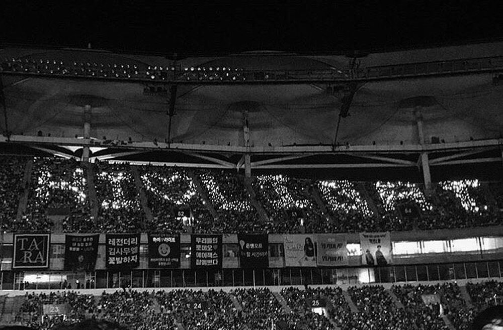 naine9_'s tweet photo. LIGHTS for HIGHLIGHT 💛💛💛
#HighlightLightsFandom 💡
@Highlight_AUEnt #HIGHLIGHT #하이라이트 https://t.co/JEKsaABMlB