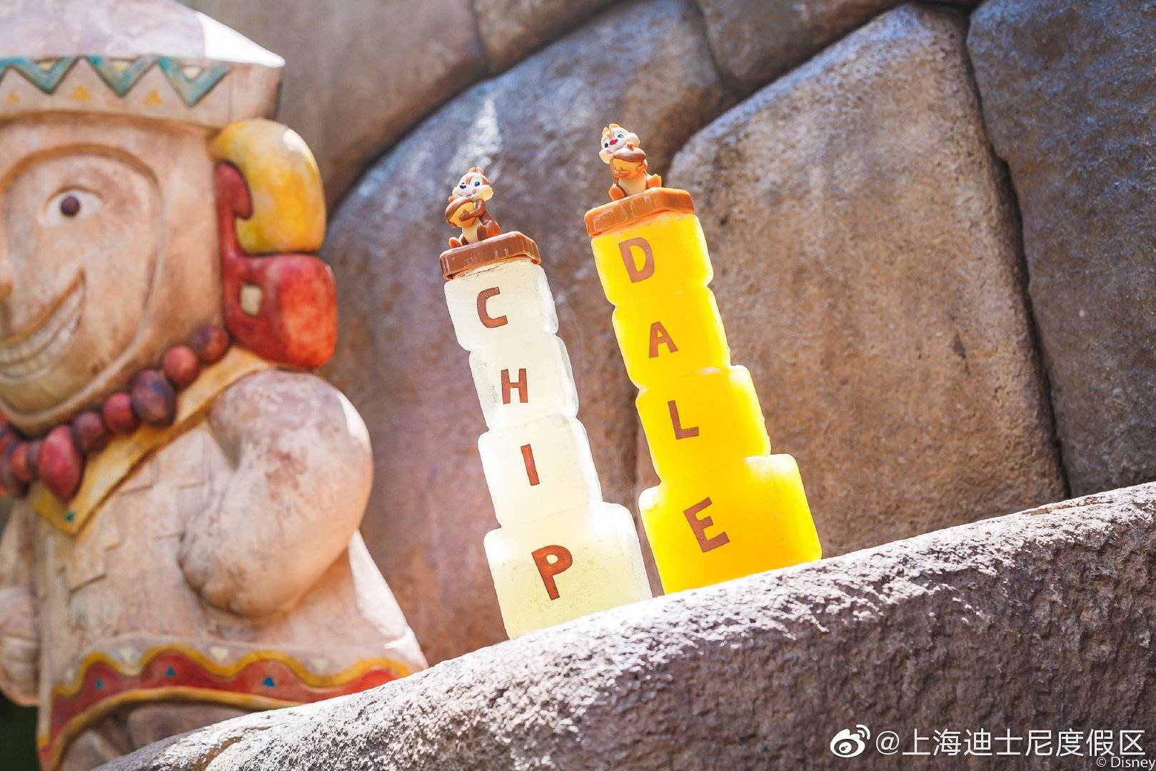 上海ディズニーランド チップとデール 中華風　置物 上海ディズニー 小籠包 チップ デール 首振り 置き物 置物