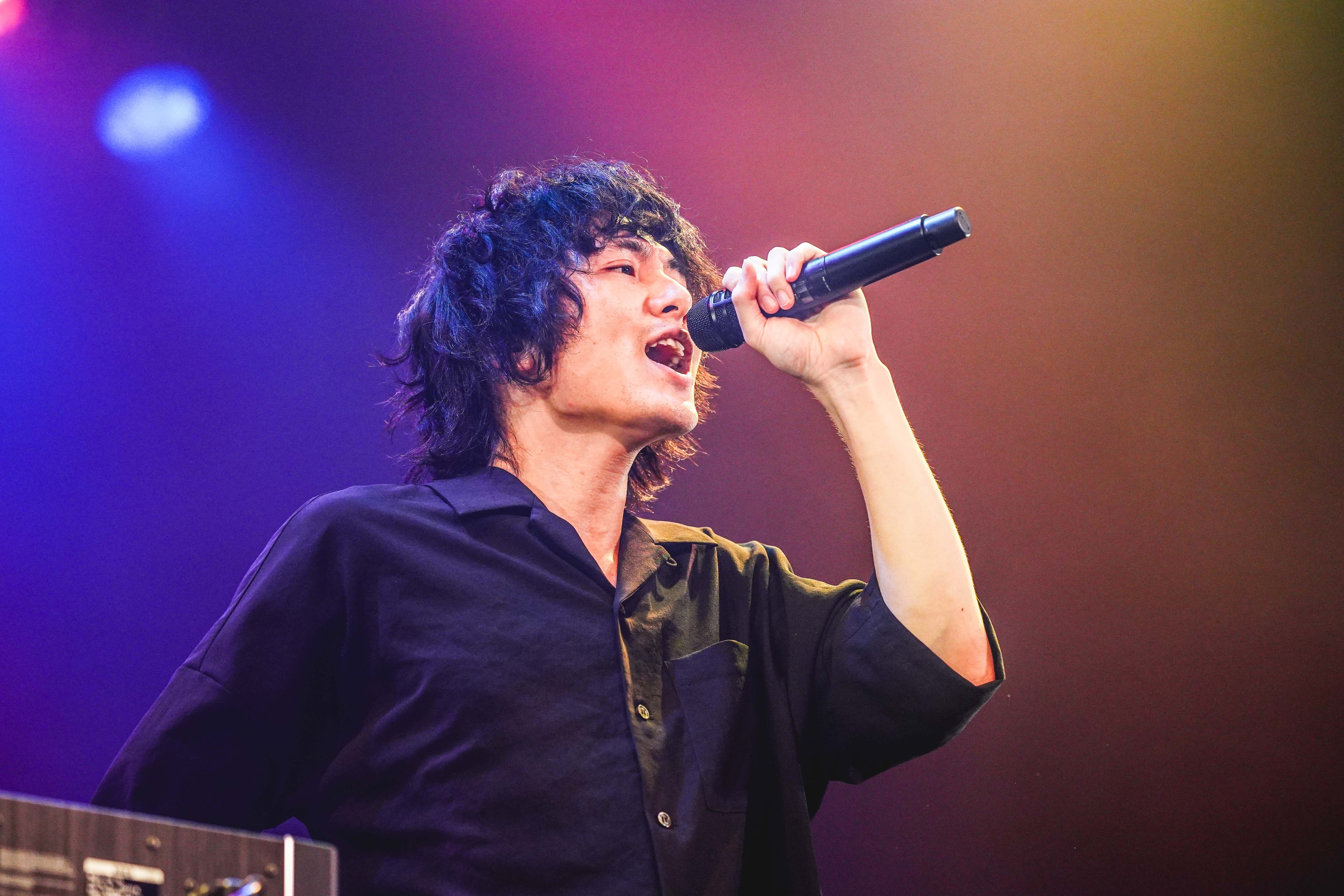 FM802 on X: 