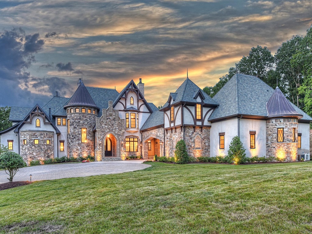 Designed to imitate a French castle, "Grand Lac Chateau" hits the market Friday as the most expensive house on the market in the Charlotte area. 
Listed by Josh Tucker
@charlotteagenda 
charlotteagenda.com/230702/this-8m…