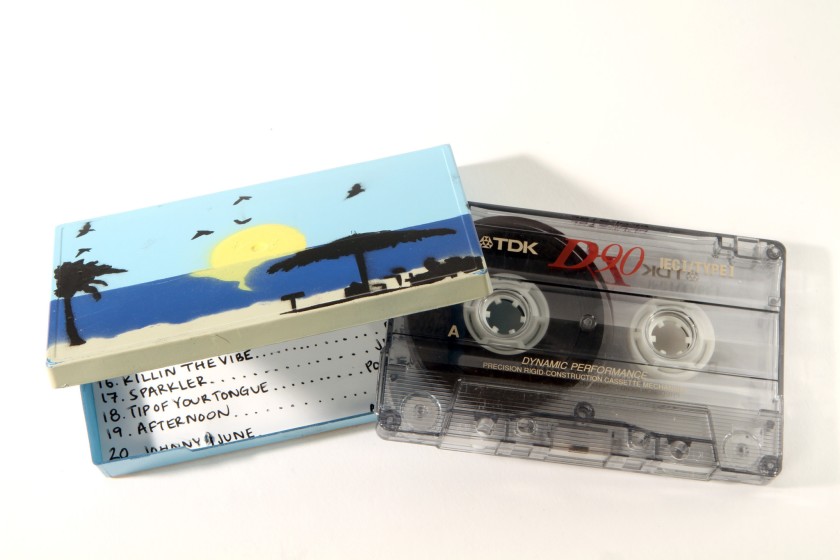 Helper_CR's tweet photo. Hoy en #JuevesRetro el obsoleto Cassette, o no? Este artilugio, a día de hoy hay quienes han buscado retomarlo como su forma favorita de escuchar música, sin mucho éxito, sin embargo, para almacenamiento de grandes cantidades de datos sí es ampliamente utilizado. https://t.co/z5yLtWpEpZ