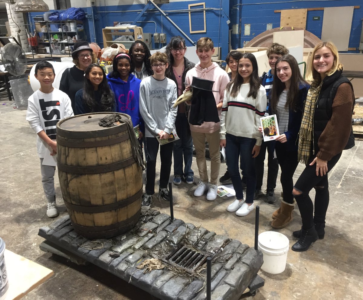 YEA! students get behind-the-scenes to see how businesses really operate.
.
#Entrepreneur #RealBusiness #YEAPhiladelphia