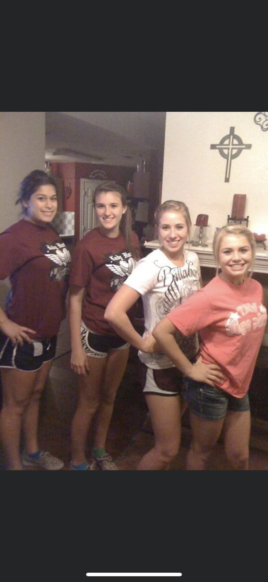 perklisa1973's tweet photo. @demi_burnett @mallory_perkins Freshman volleyball.  I swear y’all could eat like grown men...ha! https://t.co/3RecZrc1BQ