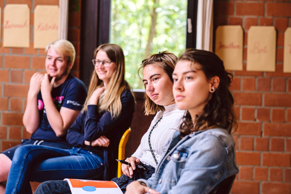 🥳Der neue Jahrgang in den Freiwilligendiensten Kultur und Bildung ist regulär gestartet. Wir heißen alle neuen Freiwilligen* herzlich willkommen! 😍 Wie viele ihr seid? Lest hier: bkj.nu/hwa