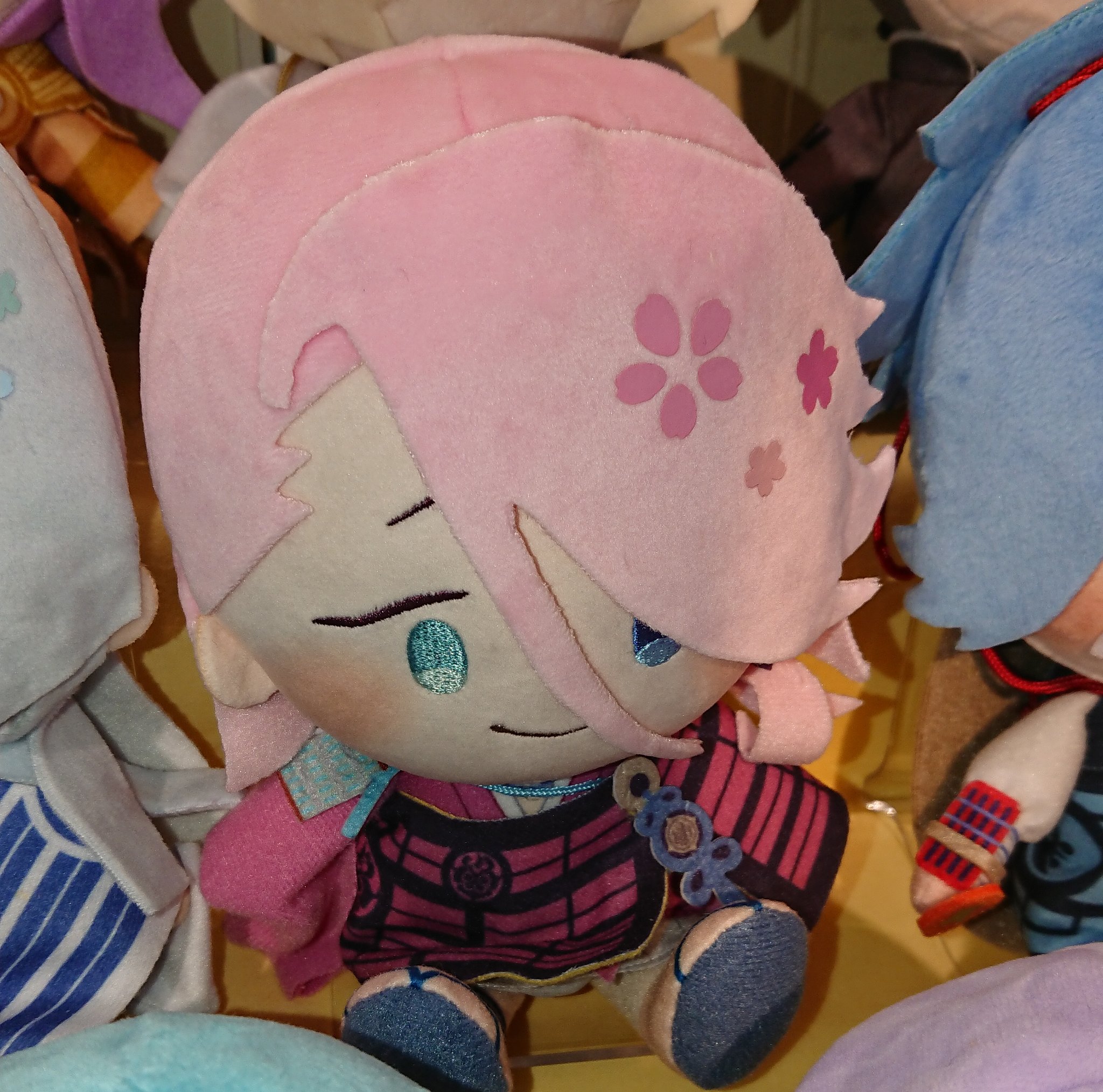 刀剣乱舞 三日月宗近 指の上シリーズ ぬいぐるみ マスコット わんぱく 715wZadpsoL._UF350,350_QL50_.jpg
