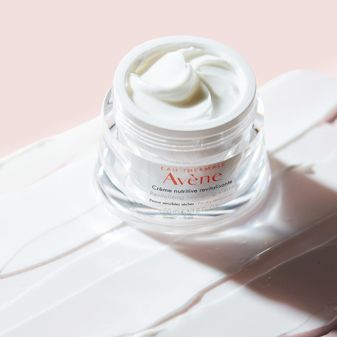 AveneArgentina's tweet photo. Protegé tu piel del frío y evitá que se reseque. Aplicá la Crema Nutritiva Revitalizante para nutrir en profundidad la piel y aportarle propiedades energizantes y antioxidantes gracias el extracto natural de frutos rojos. Ideal para pieles secas. https://t.co/0fNhR2D3cg https://t.co/5qn2p2Tv8H