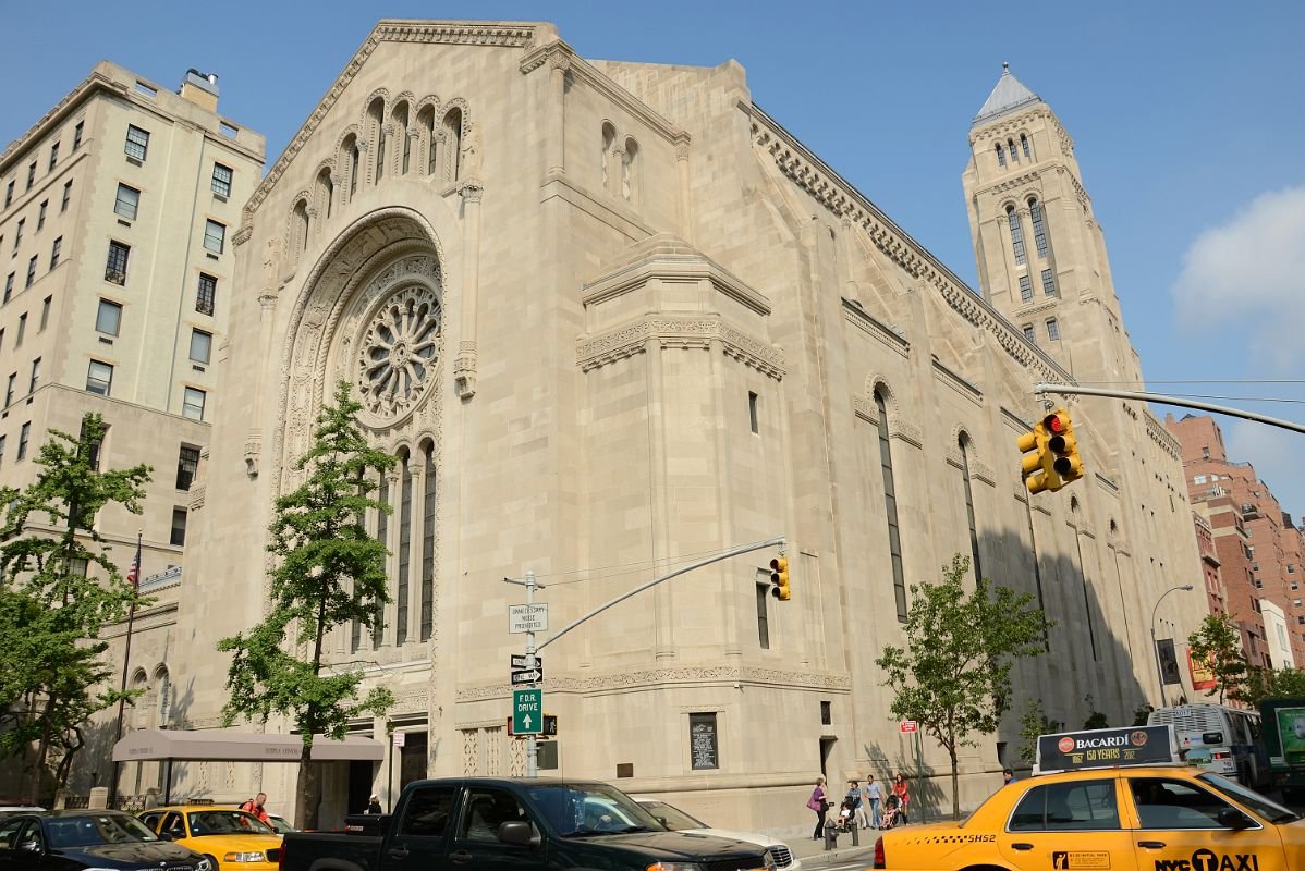 Temple Emanu-El was built in 1929 by Reform Jews in New York.It can seat 2,500 people and it is one of the largest synagogues in the world.