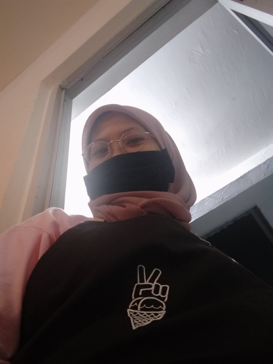 ulfahrk's tweet photo. Yas! Outfit hari ini pinkeu alias kerjaanqu lagi kosong. Adaqah~
#peacecream
#jajanangenerasidamai https://t.co/vkT8OCrBkl