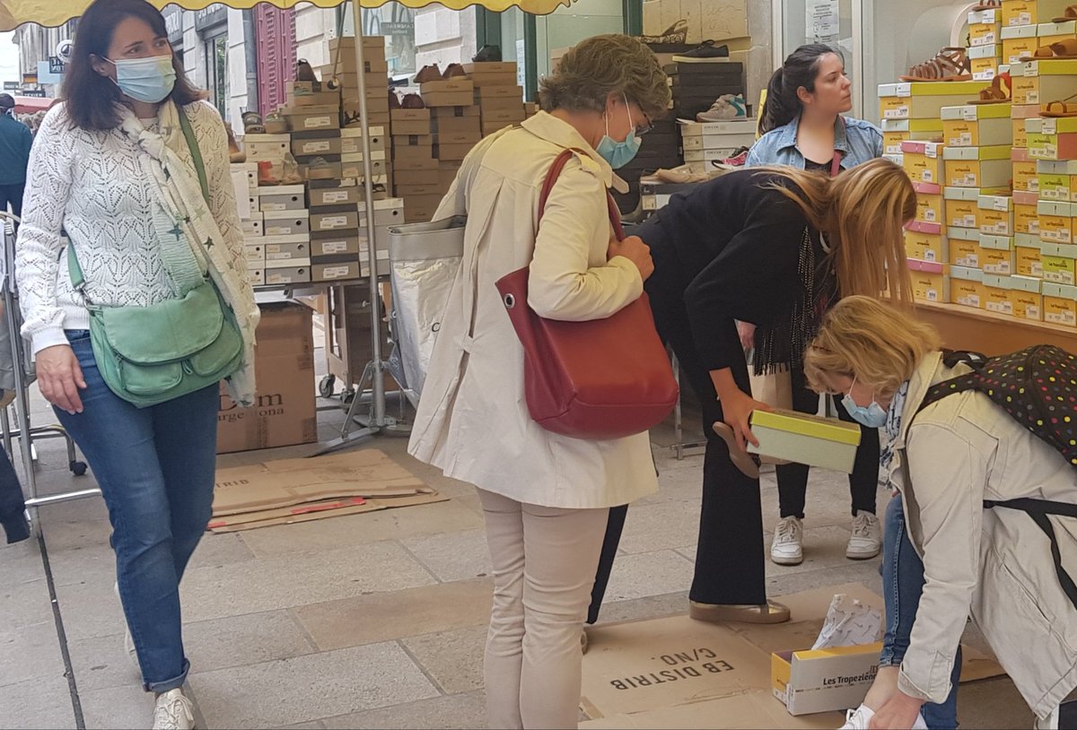 2e édition du Grand Déballage des commerçants du centre-ville de Nantes vendredi 4 et samedi 5 septembre de 10h à19h. 150 boutiques participantes dans tous les secteurs d'activité et dans tous les quartiers.  Bonnes affaires au rdv pour ce week-end de rentrée sous le soleil !