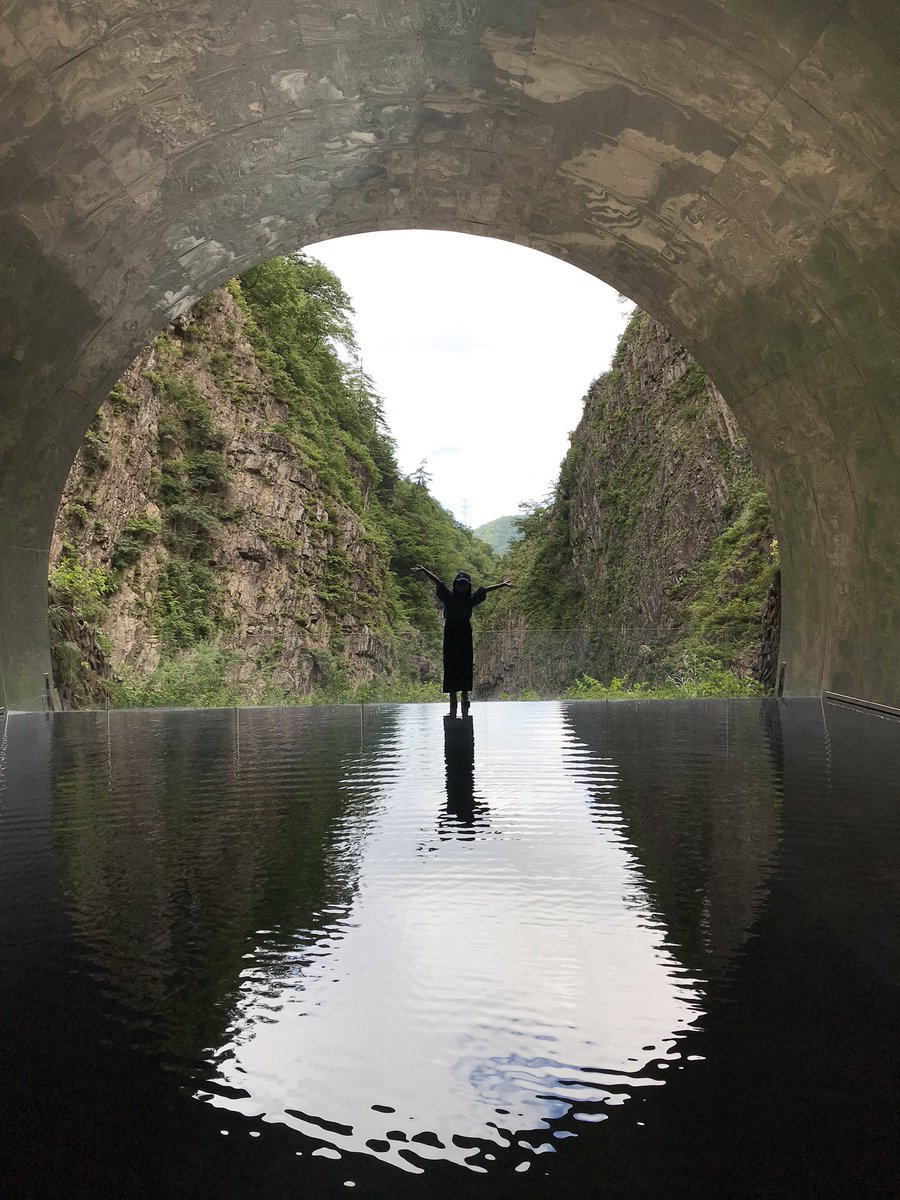 chiko_choko1's tweet photo. ちょっと遅い夏休みで、新潟にいます。清津峡に行ってきました。 https://t.co/H4WmcJrXpl