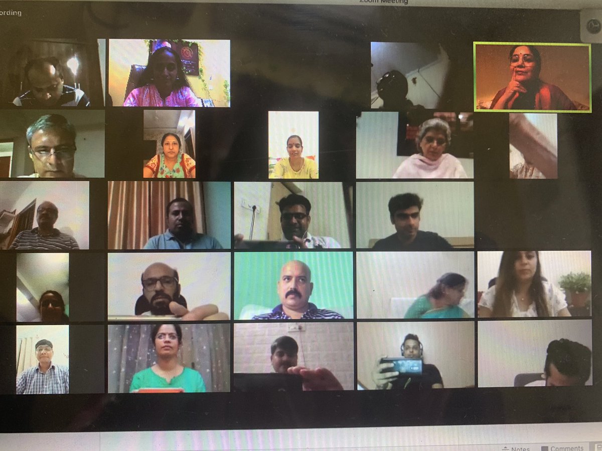 gayatridhume tweet media