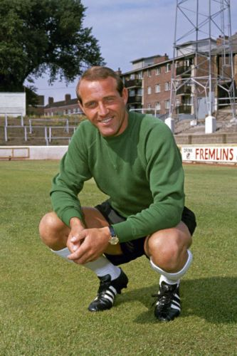 robertmdaws's tweet photo. #RonSpringett He began his career with #QPR in 1953 where he made 147 appearances over two spells
@BigAlSuperhoop @RobKeytes @retroQPR https://t.co/hMXJ9cumLT