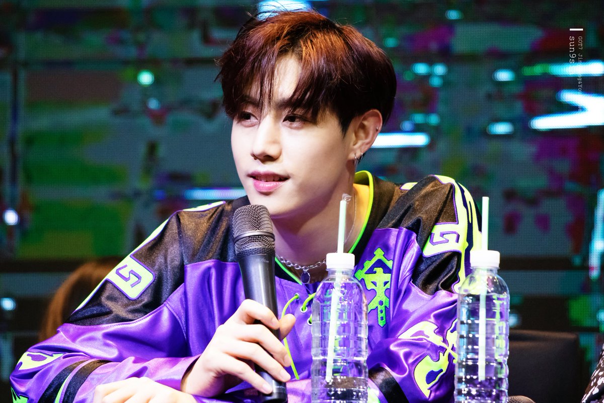 🎂Happy Birthday to Mark🐰

#ForeverWithMarkTuanday 
#아가새의소중한마크_생일축하해