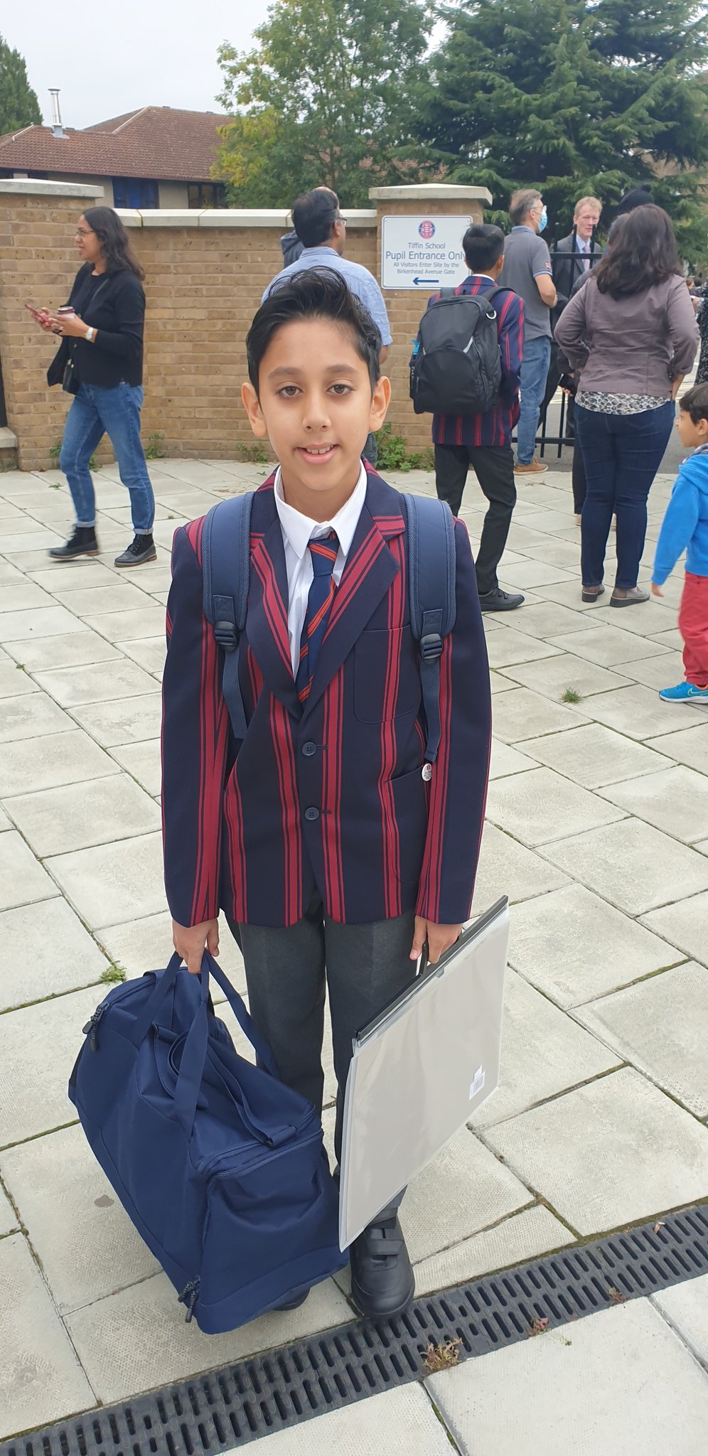 Humillar junio Plantando árboles Jas Patel on Twitter: "Have a fabulous 1st day at big school Son! 👨‍🎓 You  are the kindest, most resilient &amp; smartest person I know! I could not  be more glad that