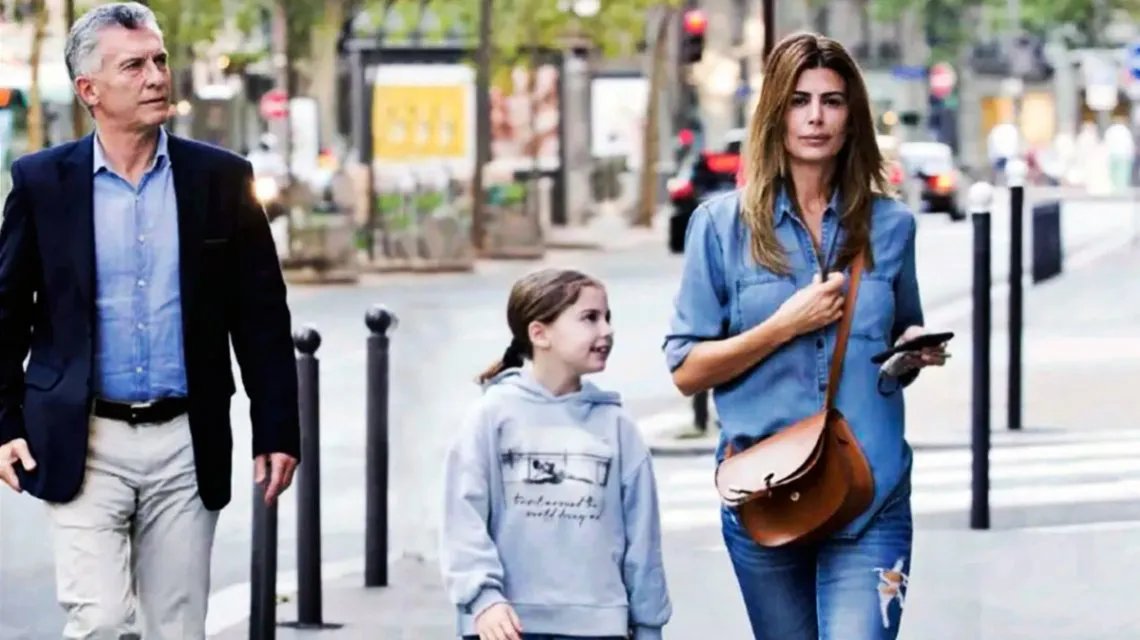 C5N's tweet photo. Mauricio Macri volvió al país luego de sus lujosas vacaciones en Europa
https://t.co/oUEn25N4tv https://t.co/2yFiIp5naU