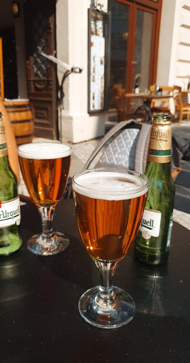 Ein leckeres Bier in Prag trinken 😊🌸