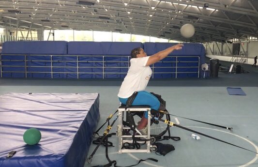 Ali_ORiordan's tweet photo. Always looking for ways to ⬆️ performance by creating challenge & chaos so @freshnessuk gets comfortable being uncomfortable #AORSquad #ParaThrower #ParaCoaching #ThrowFurther 🇬🇧🇬🇧 https://t.co/BmuB6cGiWc