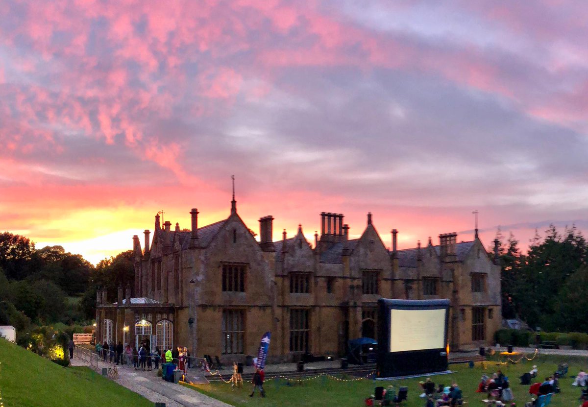 What a fabulous weekend with Outdoor Cinema! Thank you all for your lovely feedback! Our new dates for Back to the Future and A Star is Born on Friday 18th and Saturday 19th September, tickets available here from tomorrow!dillington.com/visit/outdoor-…