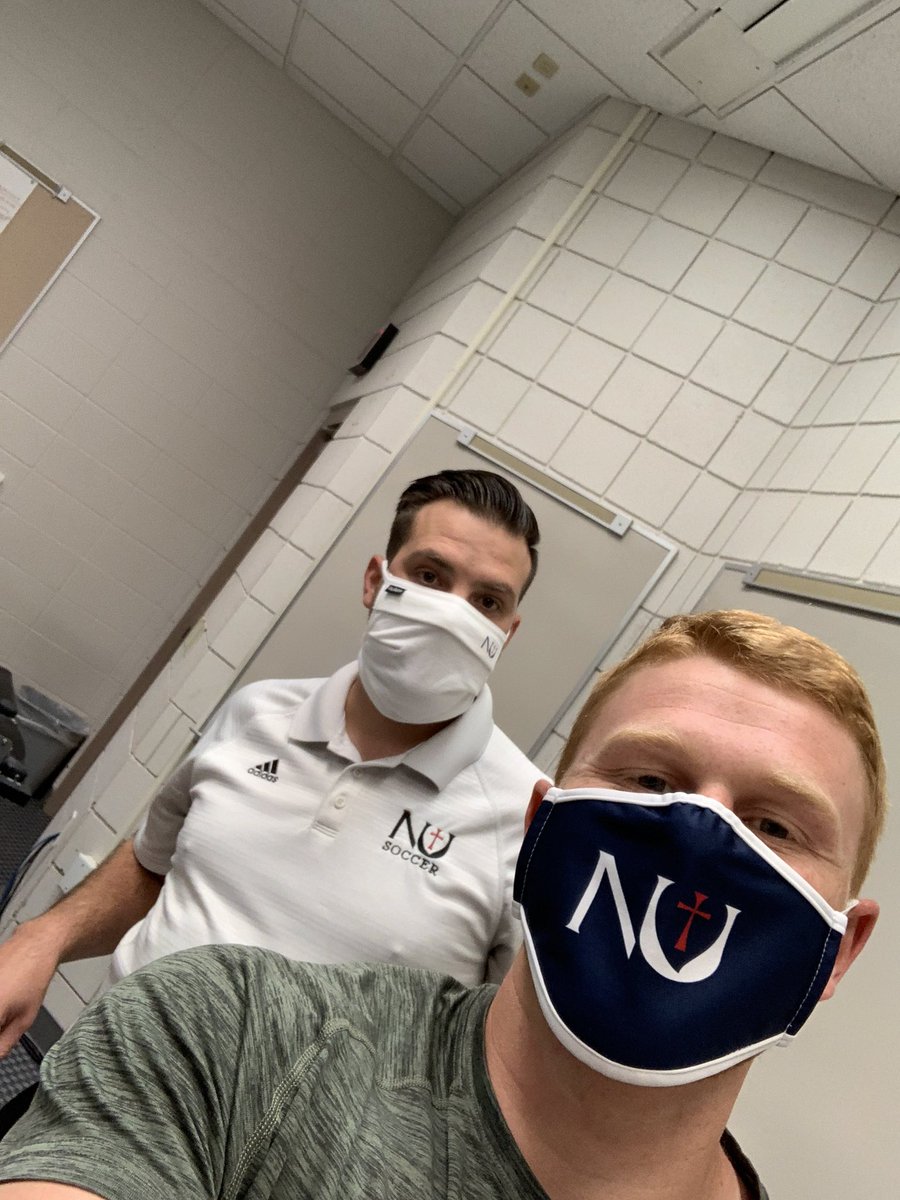 HaydenVandepol's tweet photo. #picswithprofs #chafeel @NewmanJetsBSB https://t.co/6S1zSJ16ha