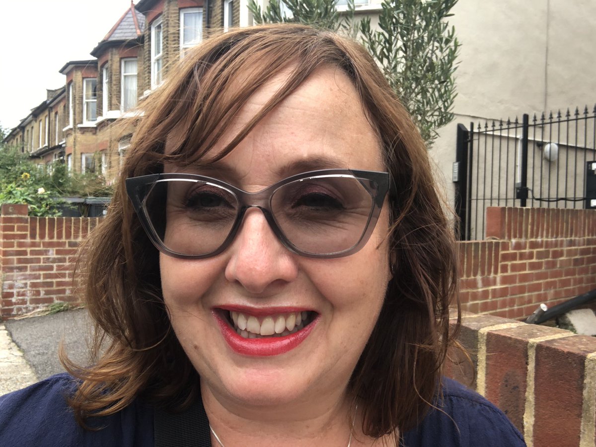 Annareporting's tweet photo. It’s my last #Londonteaat3 #barkinghour today before I head down the stair to @BBCNews for a bit. I’m sitting here way ahead of schedule looking like I’m on a stall, wondering which, if any of my neighbours and their 4-legged friends will join me in a toast to neighbourliness! https://t.co/rVdBhSymRY