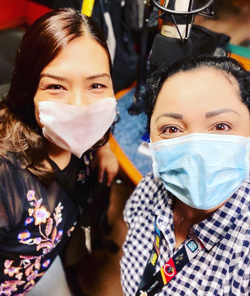 yuri1Villarreal's tweet photo. Madrugando andamos!
Trabajando y Grabando
Lily Cantú colega y compañera #Studio #MultimediosRadio https://t.co/ZlTsN6flEc