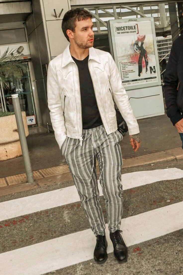 remember when we saw liam on public wearing these outfits ; a thread