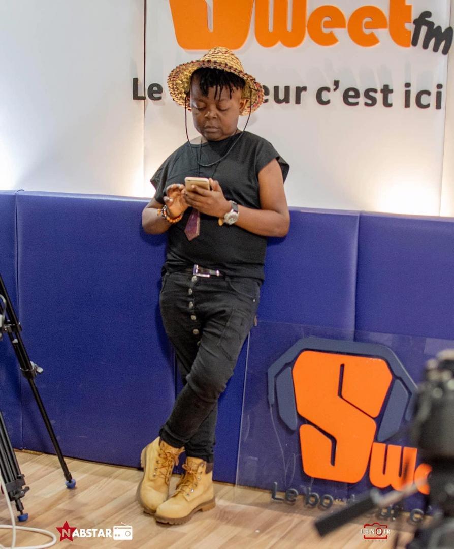HumourCine237's tweet photo. 🔴 Peeps 

#jeudiconfession 

Dans une interview de Thierry Ntamack accordée à @tcheumtchoua Il que hein: "je donne pas les ronds mais je donne le nom" qu'en pensez-vous?
https://t.co/15OCBmENgK

#RemplissonsLesSalles https://t.co/kQr0HICFhl