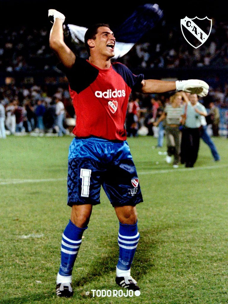 Independiente's tweet photo. Perdón pero hoy vimos está foto y no podemos dejar de compartirla 😍

¿Te acordás cuándo fue, @FarydMondragon?

📷 Reuters

#TodoRojo 🔴 https://t.co/wtbLJROe52