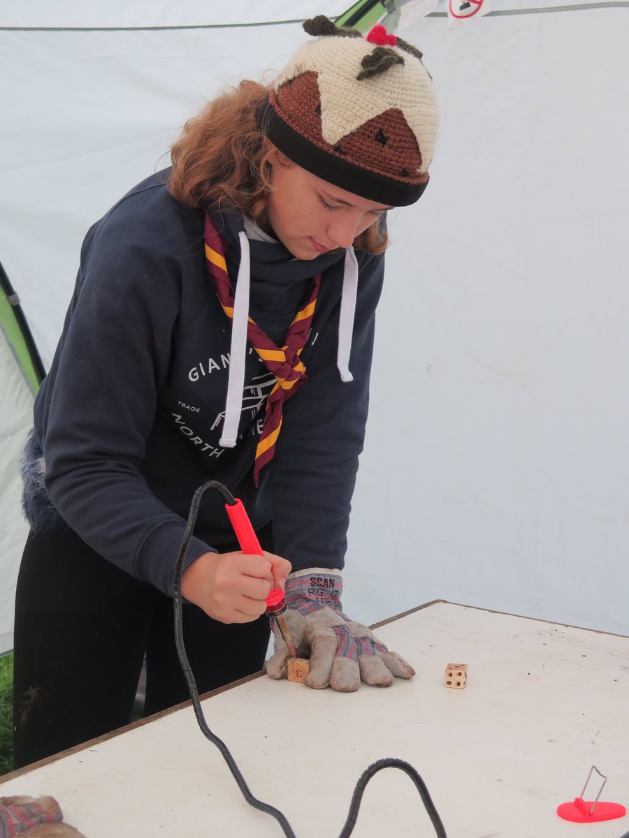 iceSCOUTcamp's tweet photo. #throwbackthursday to bushcraft at #iceSCOUT ! #creativevibes #woodworking #scouts #guides #campingindecember https://t.co/HL36XTFOmP
