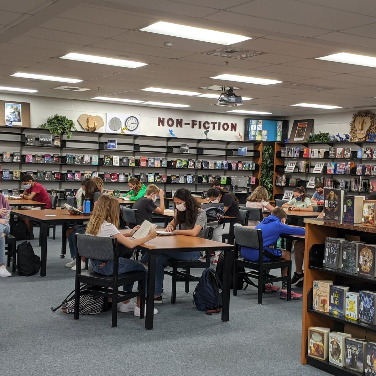BurnsMSLibrary's tweet image. First class checkout of the year is in the books. Not quite the same as usual, but books in the hands of students are always a good thing. #hubofschool