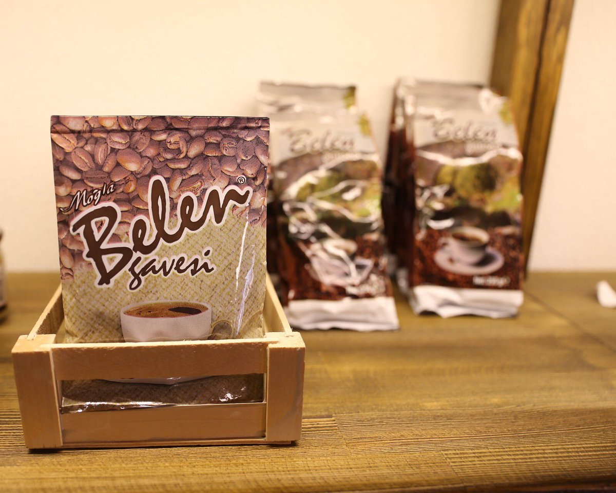 Adını, ‘Ormancı’ türkünün yaşandığı Belen Kahvesinden alan ‘Moğla Belen Kahvesi’nin lezzetinin keyfine varırken, hikayesini de öğrenmek isterseniz sizleri MUTSO Zeytinpark’a bekleriz. 
40 yıl hatırımız kalsın istiyoruz. Bi kahve?