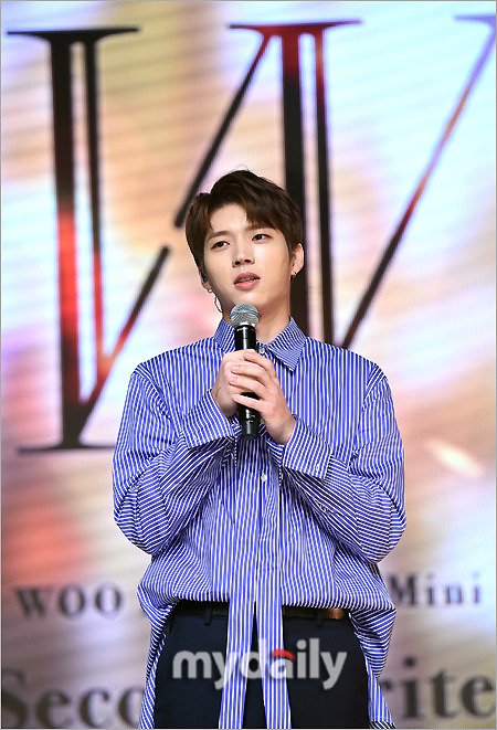 wh_melody's tweet photo. 180903 Second Write Showcase๐๐๐
#์ฐํ #๋จ์ฐํ #ใฆใใงใณ
#Second_Write ๐
ยฉ๐ท๐๐ https://t.co/INvW7CJLnQ
