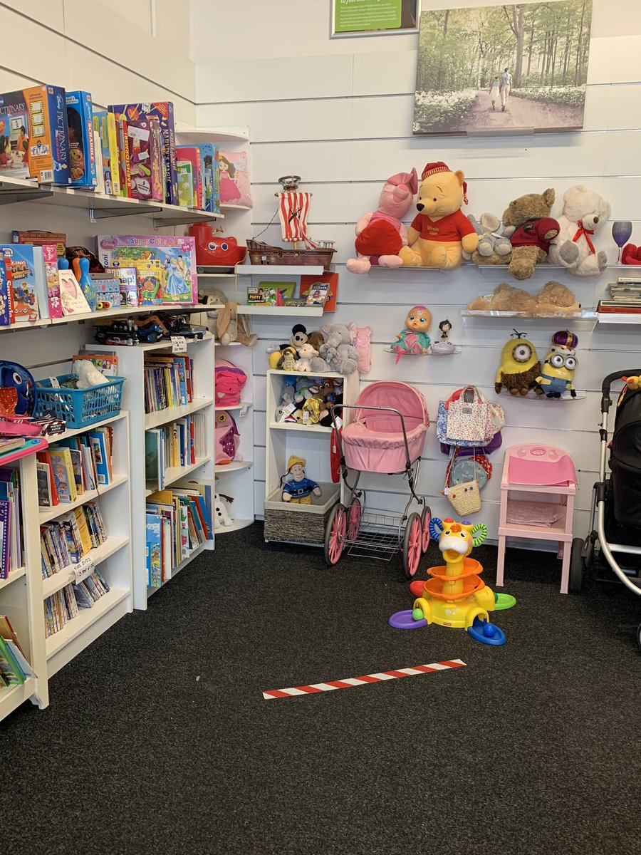 ninniejane's tweet photo. Idle shop all full we have some lovely things in please pop in 😊 @AgeUKBradford https://t.co/rlex4yfgVW