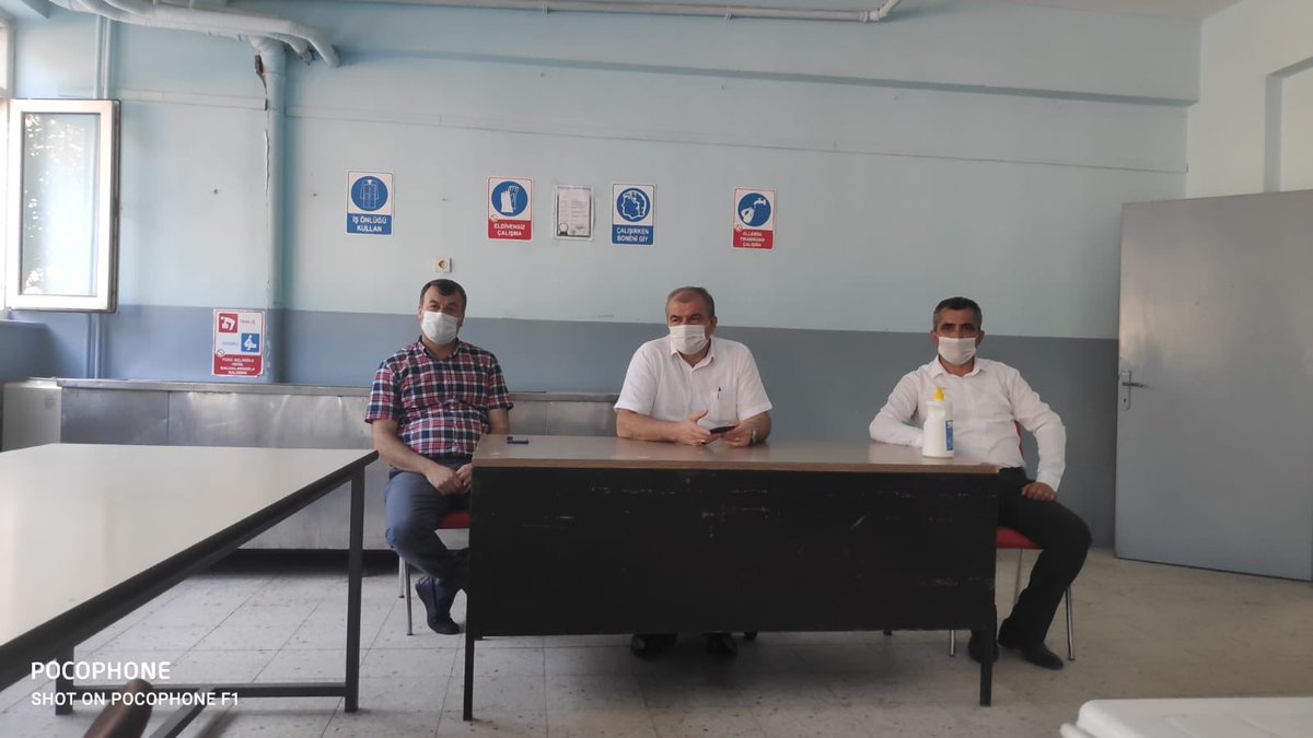 MustafaTrkoluO1's tweet photo. İl Milli Eğitim Müdürümüz Sayın Seyfullah OKUMUŞ ve İlçe Milli Eğitim Müdürümüz Şakir Sait ÜSTÜNDAĞ okulumuzu onurlandırarak seminer çalışmalarımızda bilgilendirmelerde bulundular.Kendilerine teşekkür ederiz.@Aydin_MEM @ziyaselcuk @seyfullah0966 https://t.co/bPtL2CHid7
